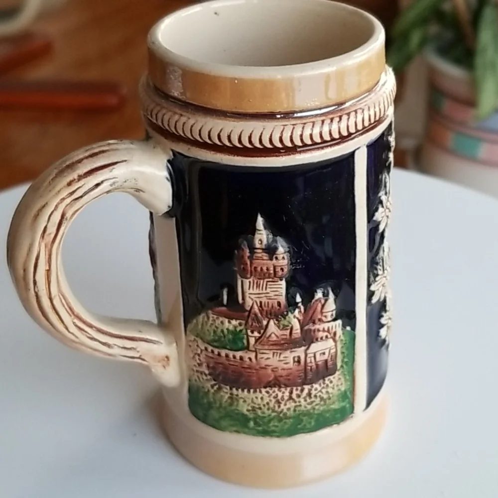 Rothenburg Hand painted little bierstein W-Germany